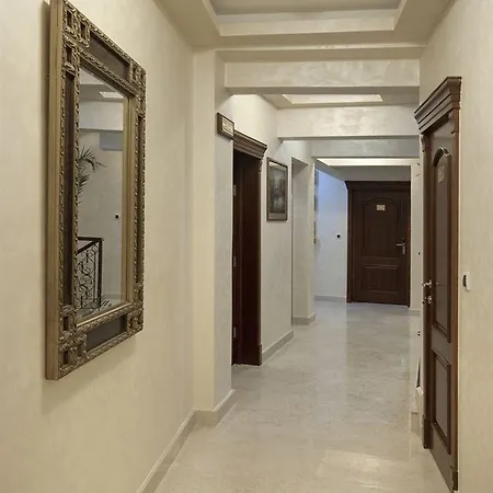 Sucevic Garni Отель 4*